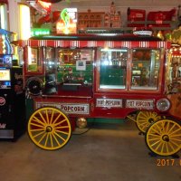 very nice popcorn vendor